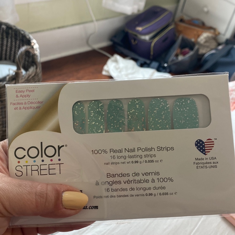 Color street nail strips - Don’t Make a Peep